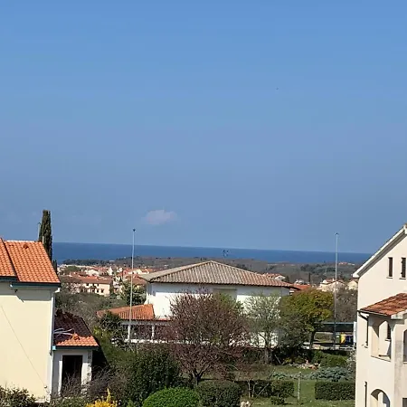 Apartment Mimi With Sea View Διαμέρισμα Πόρετς
