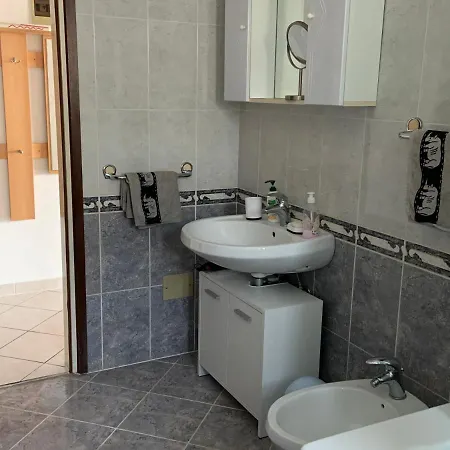 Apartment Mimi With Sea View Διαμέρισμα Πόρετς